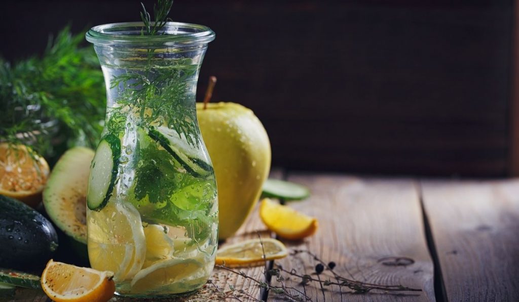 lemon, cucumber and other herbs for detoxing - ee220321
