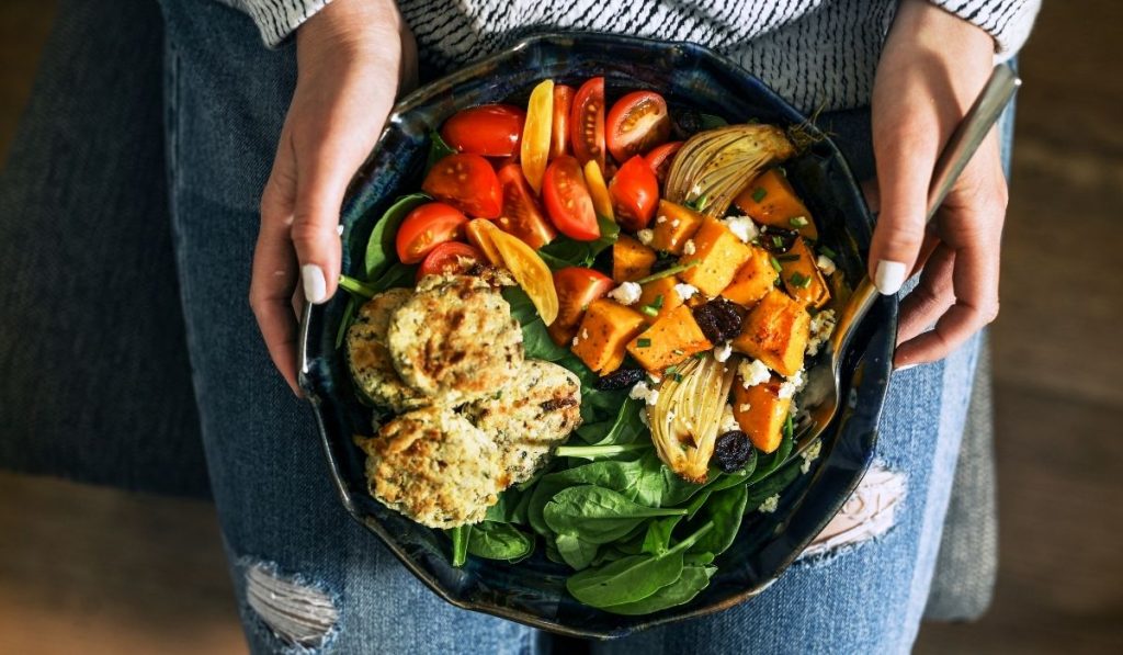 vegan food in a bowl - ee220319